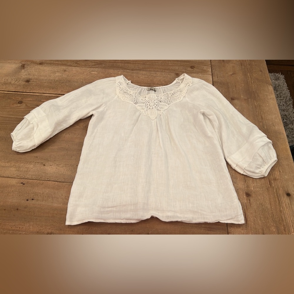 Laura bianchi linen blouse size S cute arm and embroidered neck